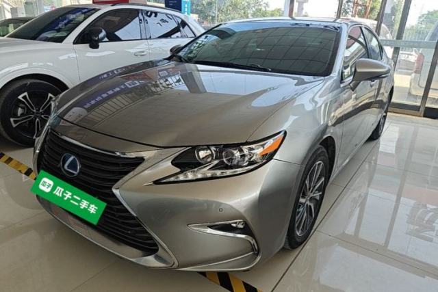 Used Lexus ES 2015 300h Comfort Edition