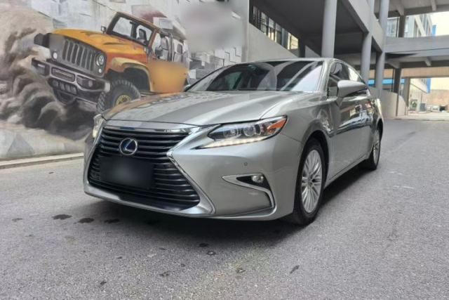 Ojetý Lexus ES 2015 200 Elite Edition