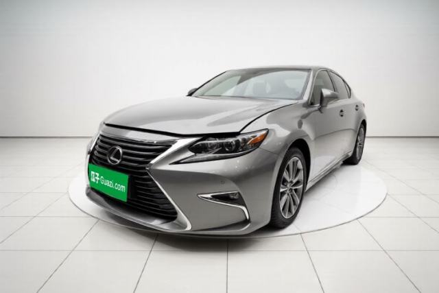 Ojetý Lexus ES 2015 200 Comfort Edition