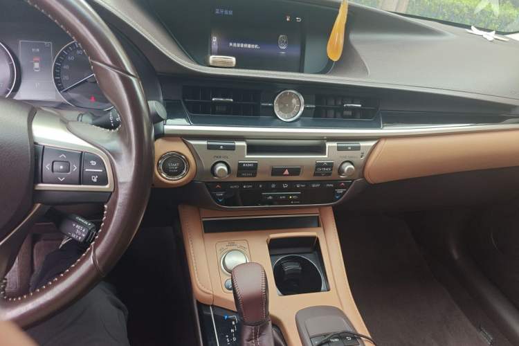 Used Lexus ES 2015 200 Comfort Edition Audio And AC Panel