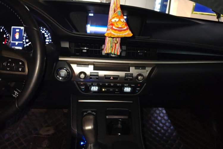 Used Lexus ES 2015 200 Elite Edition Audio And AC Panel