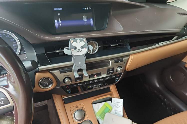 Used Lexus ES 2015 200 Comfort Edition Audio And AC Panel