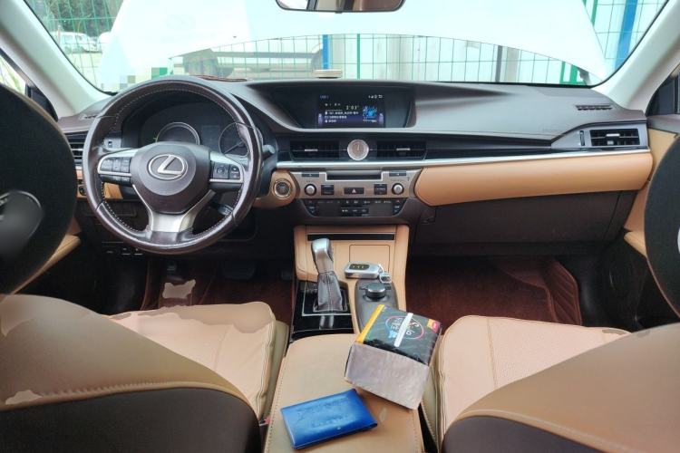 Used Lexus ES 2015 200 Elite Edition Center Console