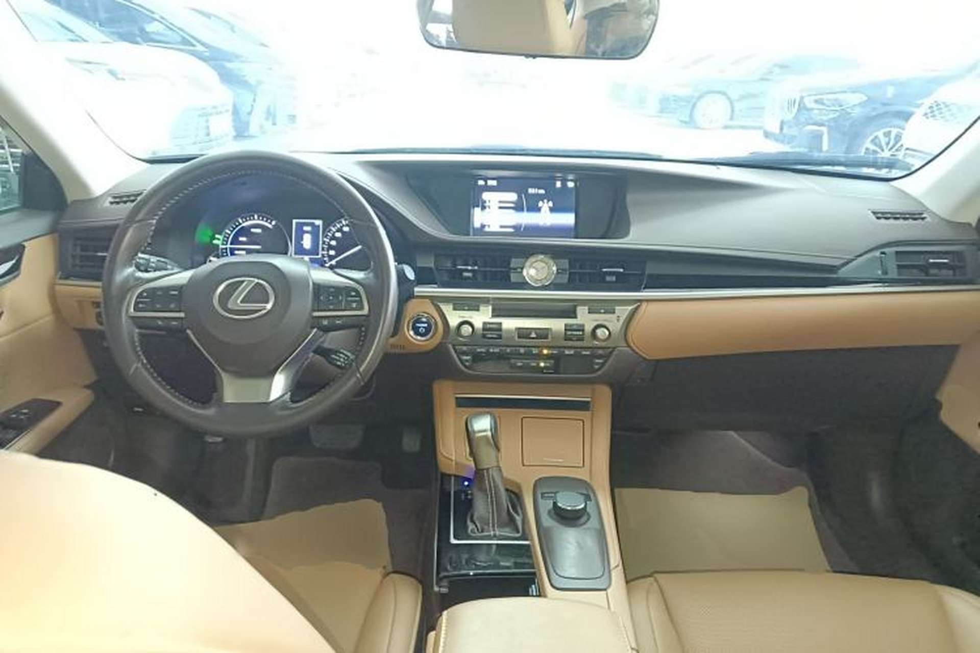 Used Lexus ES 2015 300h Comfort Edition Center Console