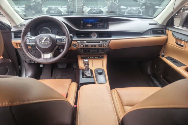 Used Lexus ES 2015 200 Elite Edition Center Console