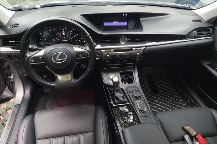 Used Lexus ES 2015 200 Elite Edition Center Console