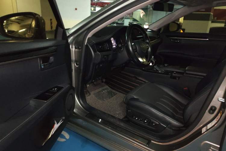 Used Lexus ES 2015 200 Elite Edition Driver Seat