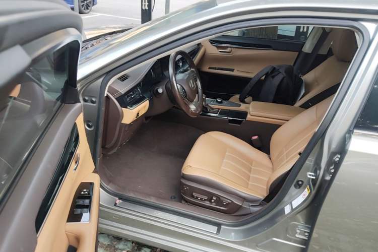 Used Lexus ES 2015 200 Elite Edition Driver Seat