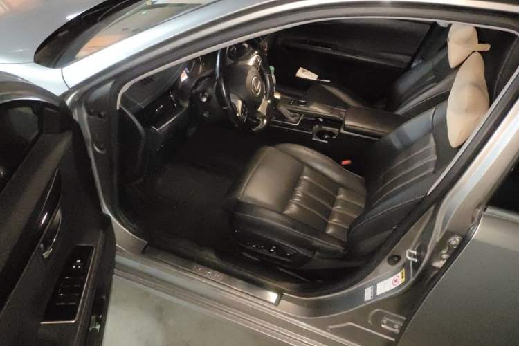 Used Lexus ES 2015 300h Comfort Edition Driver Seat