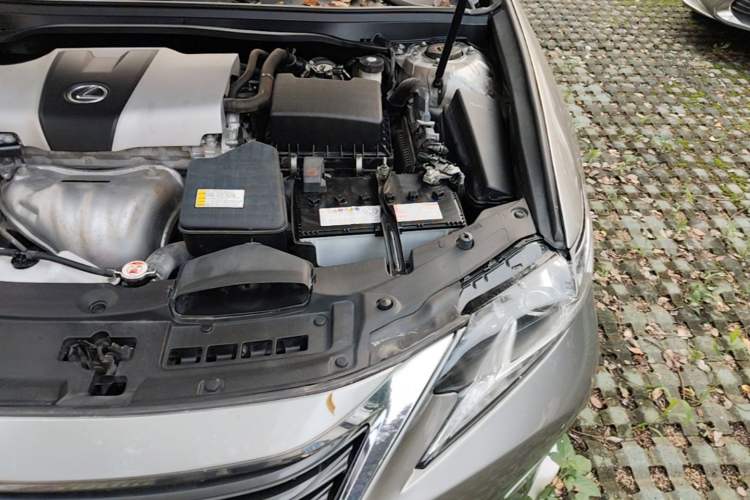 Used Lexus ES 2015 200 Elite Edition Engine Bay Left