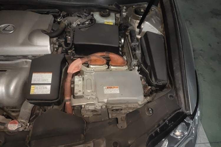 Used Lexus ES 2015 300h Comfort Edition Engine Bay Left