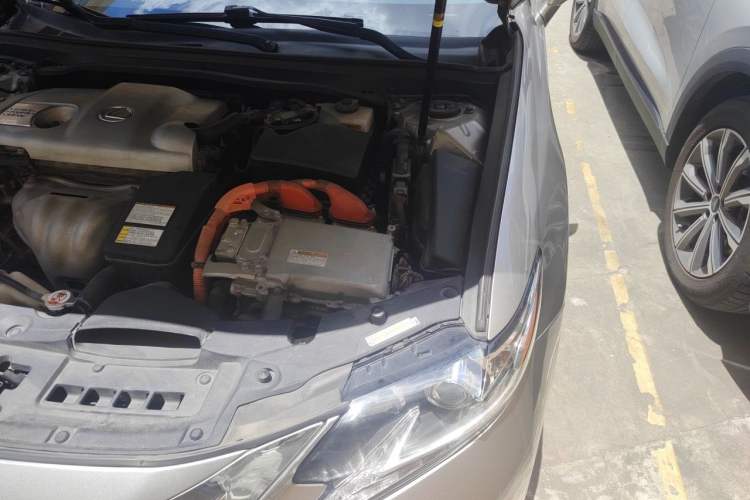Used Lexus ES 2015 300h Comfort Edition Engine Bay Left
