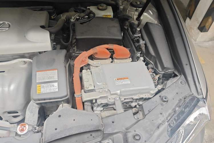 Used Lexus ES 2015 300h Comfort Edition Engine Bay Left
