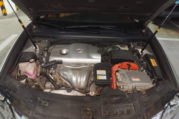 Used Lexus ES 2015 300h Comfort Edition Engine Bay