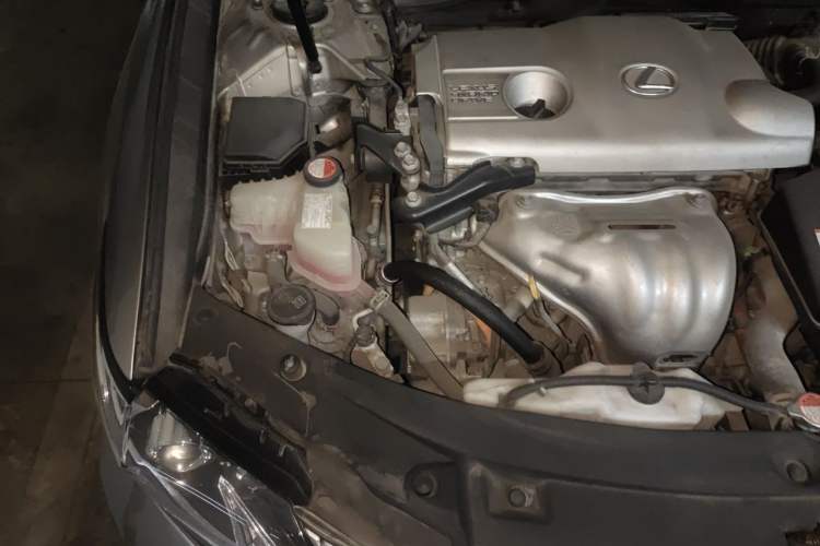 Used Lexus ES 2015 300h Comfort Edition Engine Bay Right