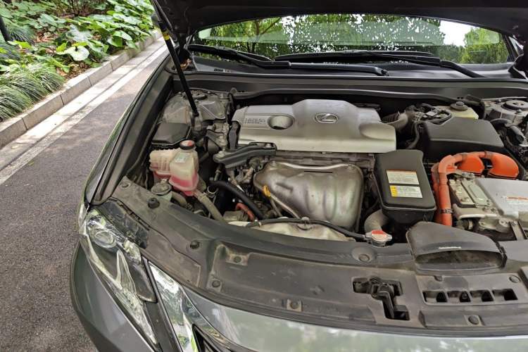 Used Lexus ES 2015 300h Comfort Edition Engine Bay Right
