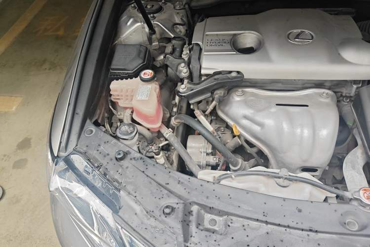 Used Lexus ES 2015 300h Comfort Edition Engine Bay Right