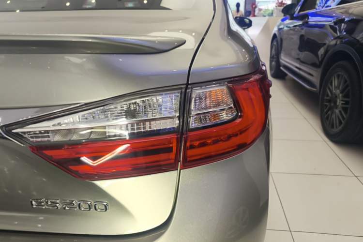 Used Lexus ES 2015 200 Elite Edition Exterior 3