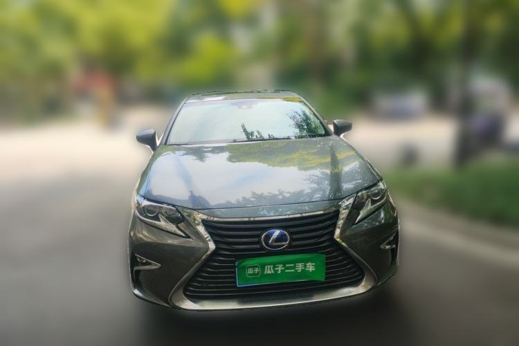 Used Lexus ES 2015 300h Comfort Edition Front