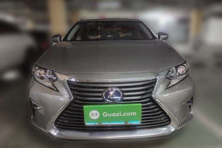 Used Lexus ES 2015 300h Comfort Edition Front