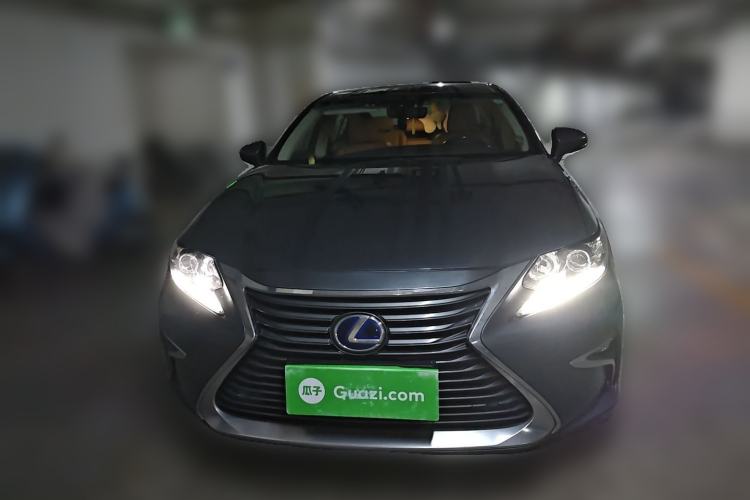 Used Lexus ES 2015 300h Comfort Edition Front