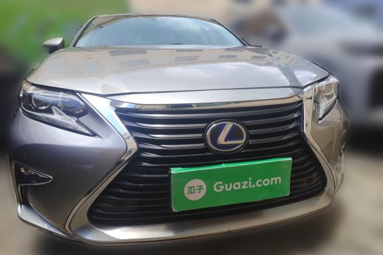 Used Lexus ES 2015 300h Comfort Edition Front