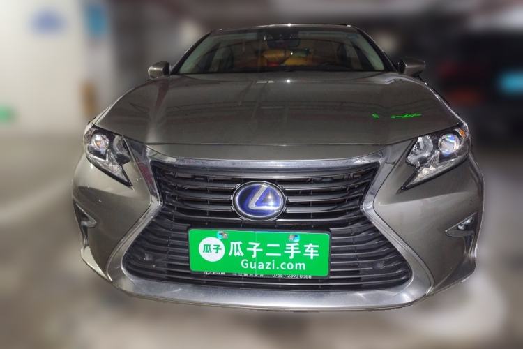 Used Lexus ES 2015 300h Comfort Edition Front
