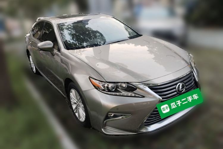 Used Lexus ES 2015 200 Elite Edition Front Right 45 Deg