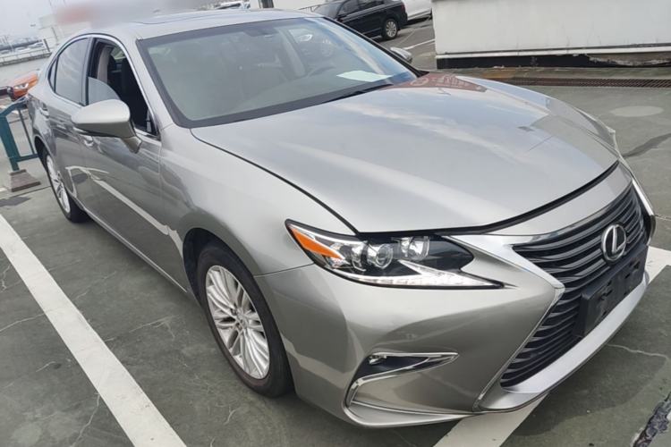 Used Lexus ES 2015 200 Elite Edition Front Right 45 Deg