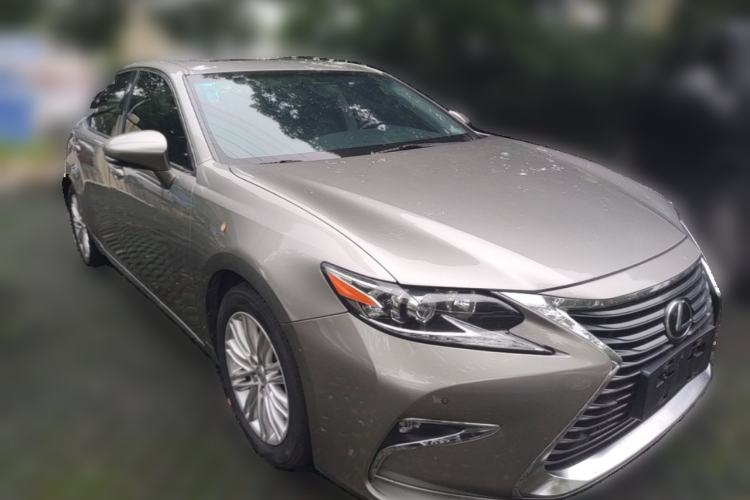 Used Lexus ES 2015 200 Elite Edition Front Right 45 Deg