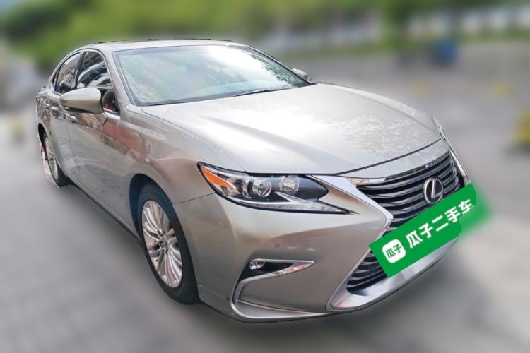 Used Lexus ES 2015 200 Elite Edition Front Right 45 Deg