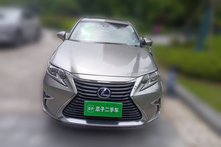 Used Lexus ES 2015 300h Comfort Edition Front