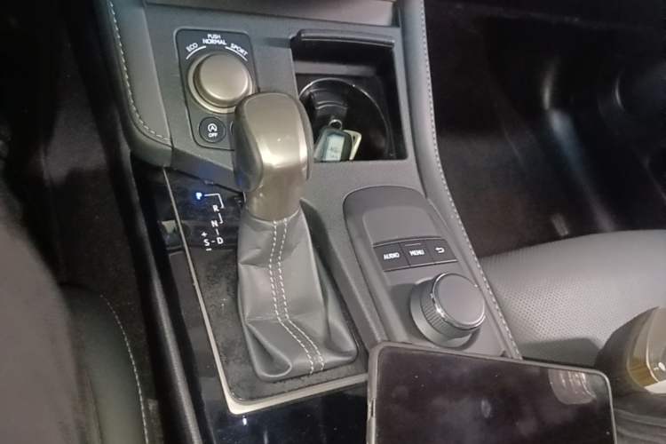 Used Lexus ES 2015 200 Elite Edition Gear Lever
