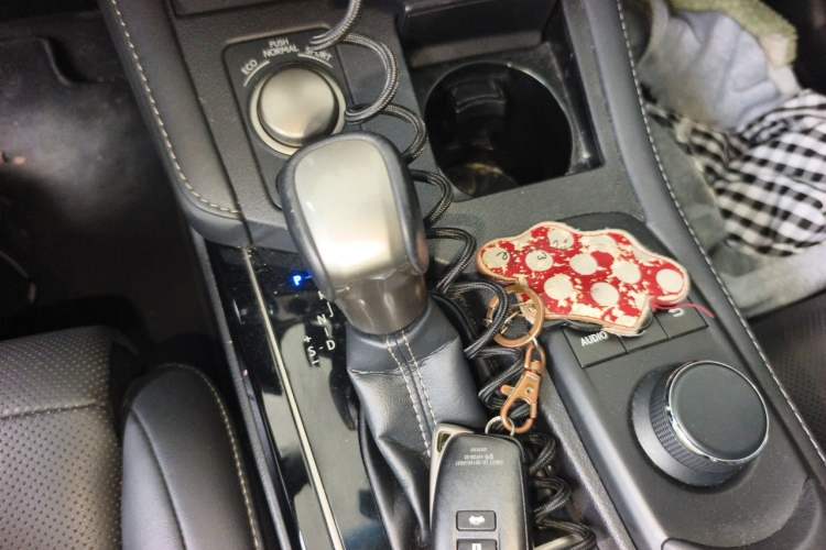 Used Lexus ES 2015 200 Elite Edition Gear Lever