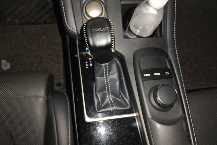Used Lexus ES 2015 200 Elite Edition Gear Lever
