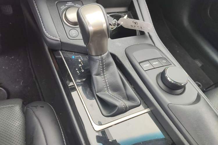 Used Lexus ES 2015 200 Elite Edition Gear Lever