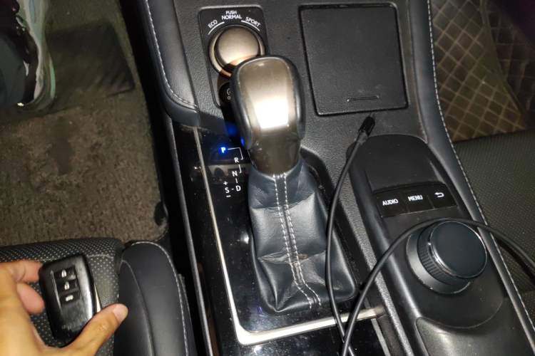 Used Lexus ES 2015 200 Elite Edition Gear Lever