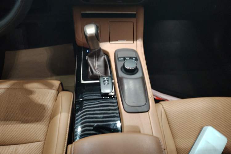 Used Lexus ES 2015 200 Elite Edition Gear Lever