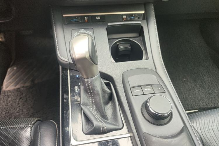 Used Lexus ES 2015 300h Luxury Edition Gear Lever