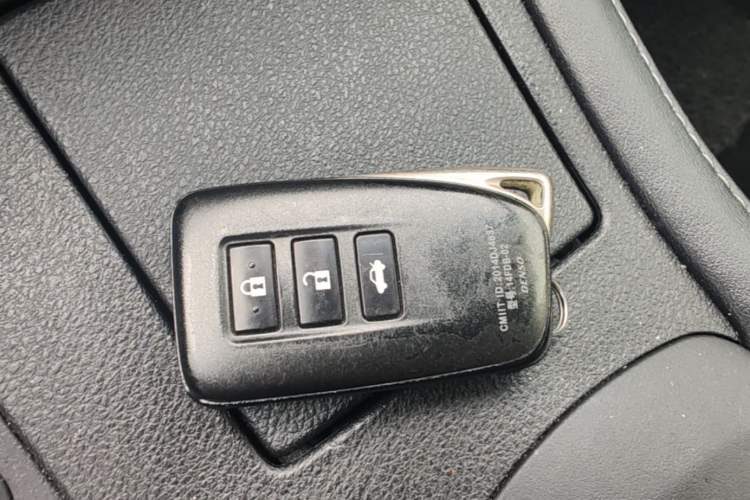 Used Lexus ES 2015 300h Luxury Edition Interior 1