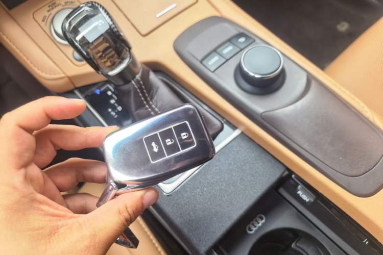 Used Lexus ES 2015 200 Elite Edition Interior 1