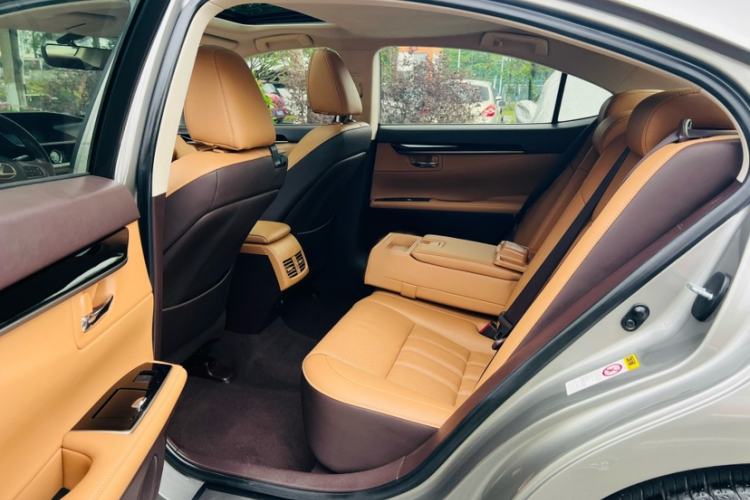 Used Lexus ES 2015 200 Elite Edition Interior 2