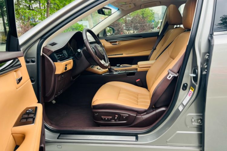 Used Lexus ES 2015 200 Elite Edition Interior 3