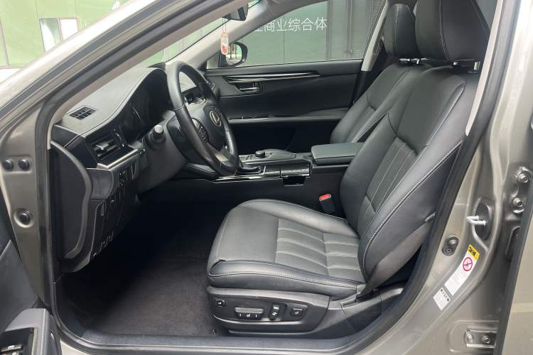 Used Lexus ES 2015 200 Elite Edition Interior 3