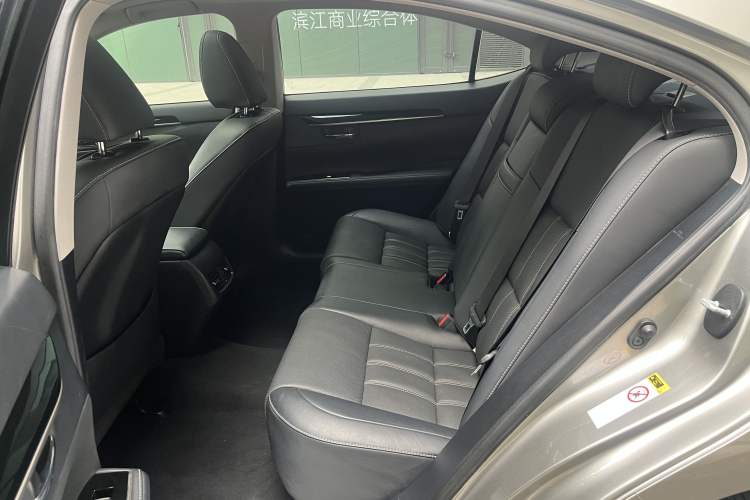 Used Lexus ES 2015 200 Elite Edition Interior 4