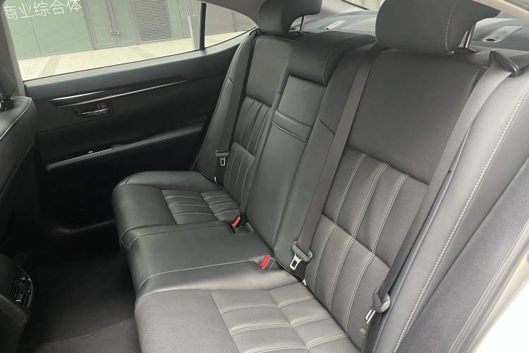 Used Lexus ES 2015 200 Elite Edition Interior 5