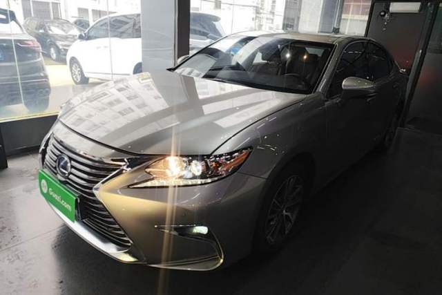 Used Lexus ES 2015 300h Comfort Edition