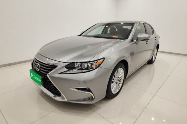 Ojetý Lexus ES 2015 250 Elegant Edition