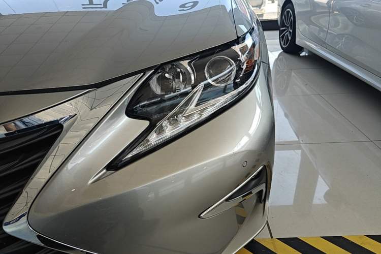 Used Lexus ES 2015 300h Comfort Edition Left Front Headlight
