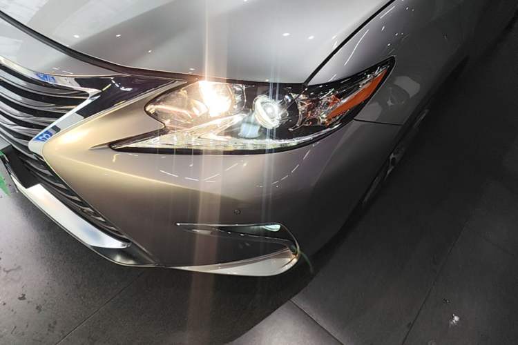 Used Lexus ES 2015 300h Comfort Edition Left Front Headlight